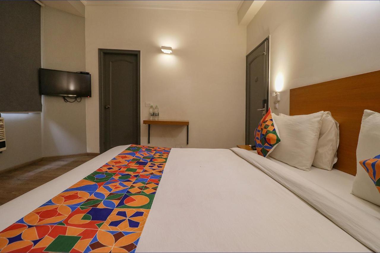 Fabhotel Lord Inn New Delhi Exteriör bild