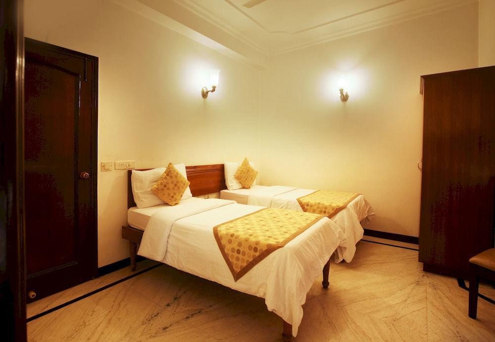 Fabhotel Lord Inn New Delhi Exteriör bild