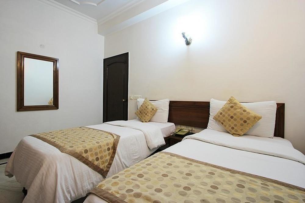 Fabhotel Lord Inn New Delhi Exteriör bild