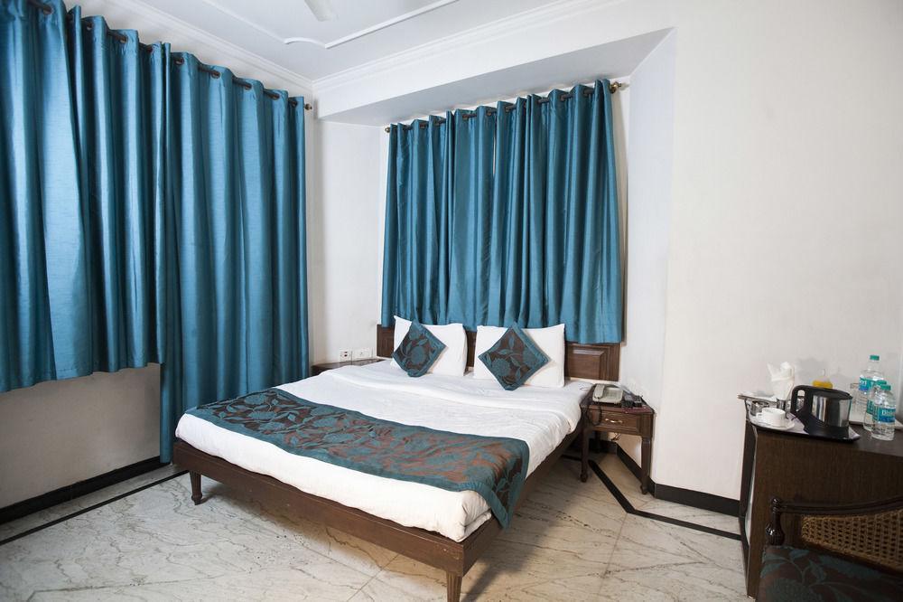Fabhotel Lord Inn New Delhi Exteriör bild