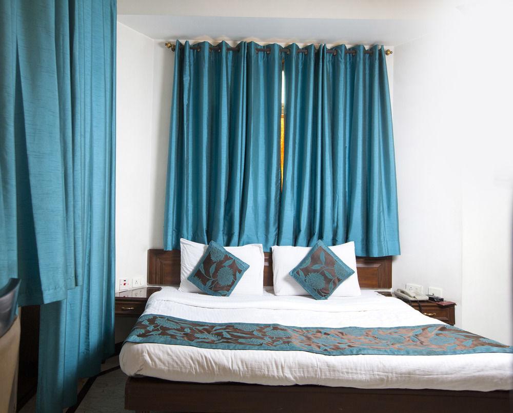 Fabhotel Lord Inn New Delhi Exteriör bild