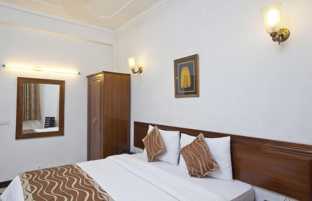 Fabhotel Lord Inn New Delhi Exteriör bild